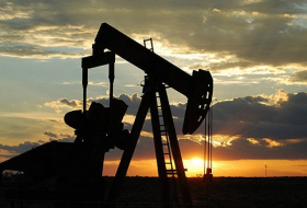 Le baril du pétrole «Azéri light» est vendu pour 56,68 dollars